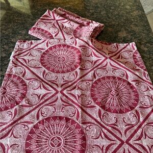 Raymond Waites set of 4 cloth Red and White Patterned napkins